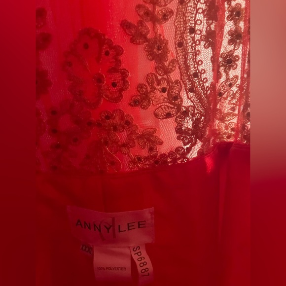 Red prom dress - Picture 3 of 9